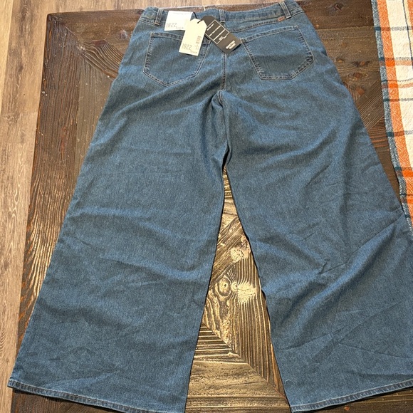 1822 Denim Classic Blue Flare Jeans - Picture 3 of 5